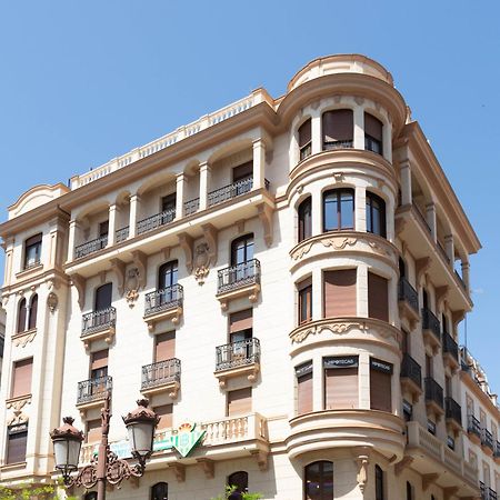 Betis Suites-La Campana Sevilha Exterior foto